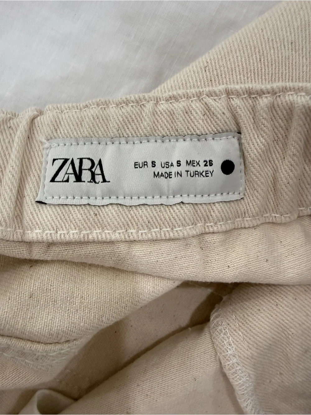 NWT ZARA Signature Denim Elasticated Bermuda Shorts Ecru Women’s Small